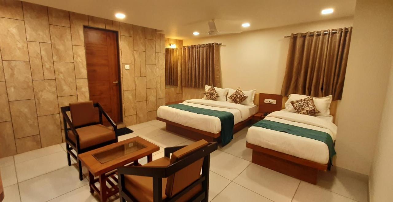 Hotel Kinara Ahmedabad Luaran gambar