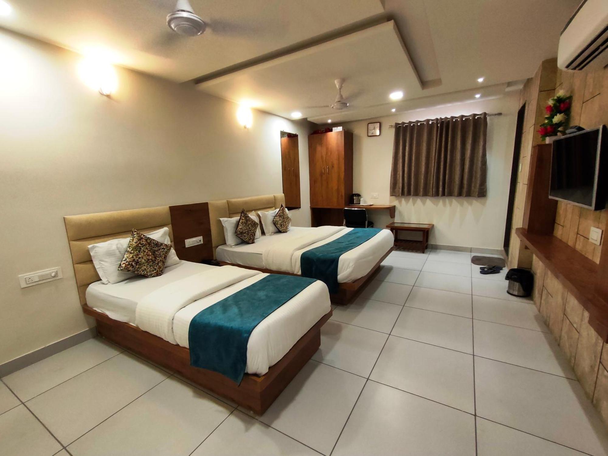 Hotel Kinara Ahmedabad Luaran gambar